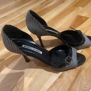 Manolo Blahnik D'orsay pumps, houndstooth with black patent leather size 39